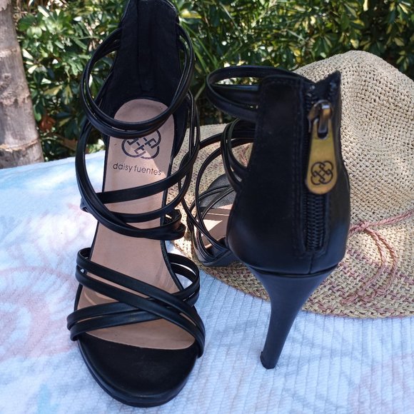 Daisy Fuentes Shoes - Zipper back strappy heels     EUC